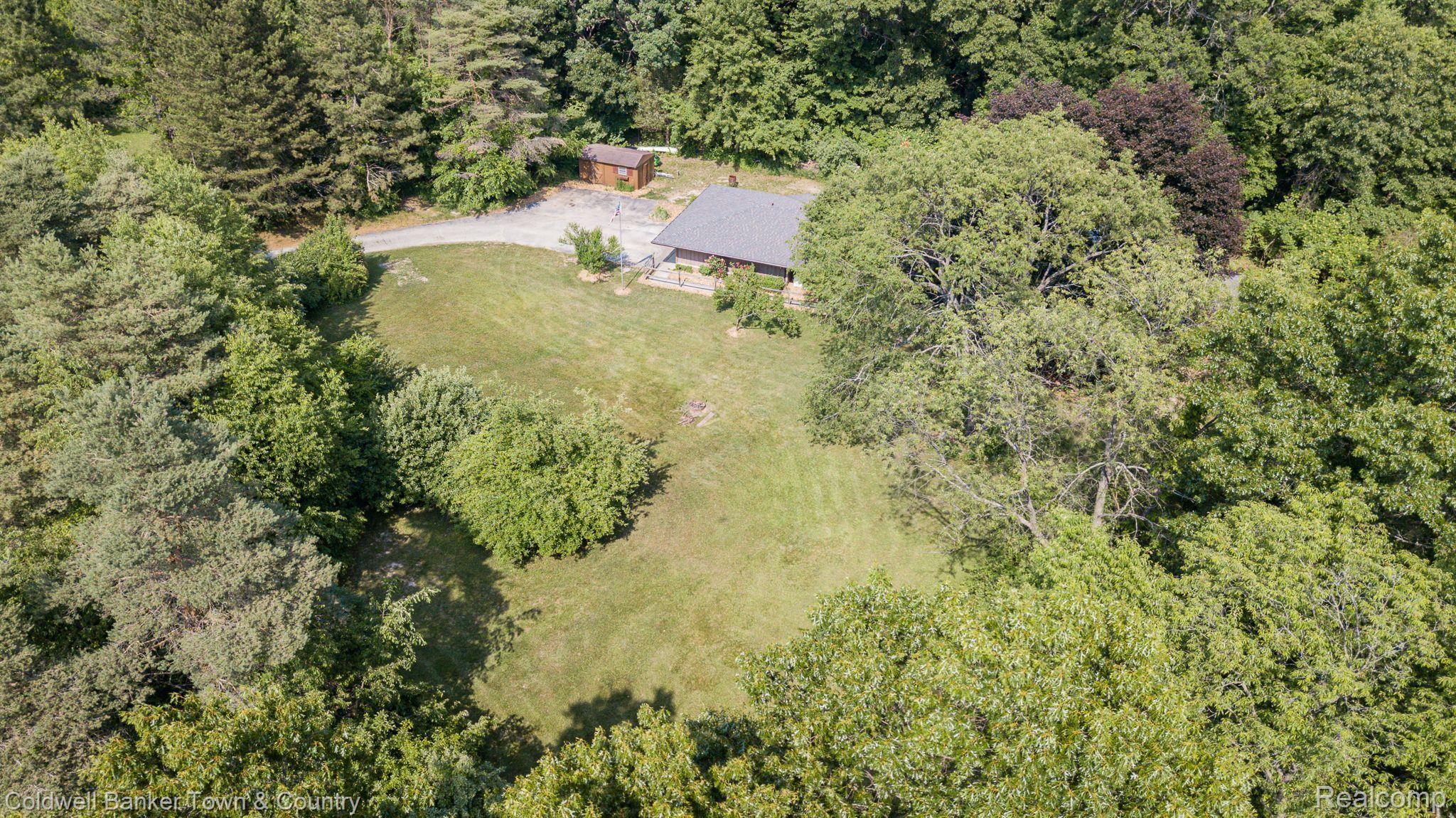 2145 Hidden Valley Howell, MI 48843 - Photo 51 of 59 Gallery Image 51