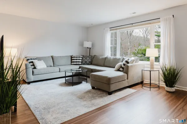 $500,000 | 40 Village Walk, Unit 40, Wilton, CT 06897