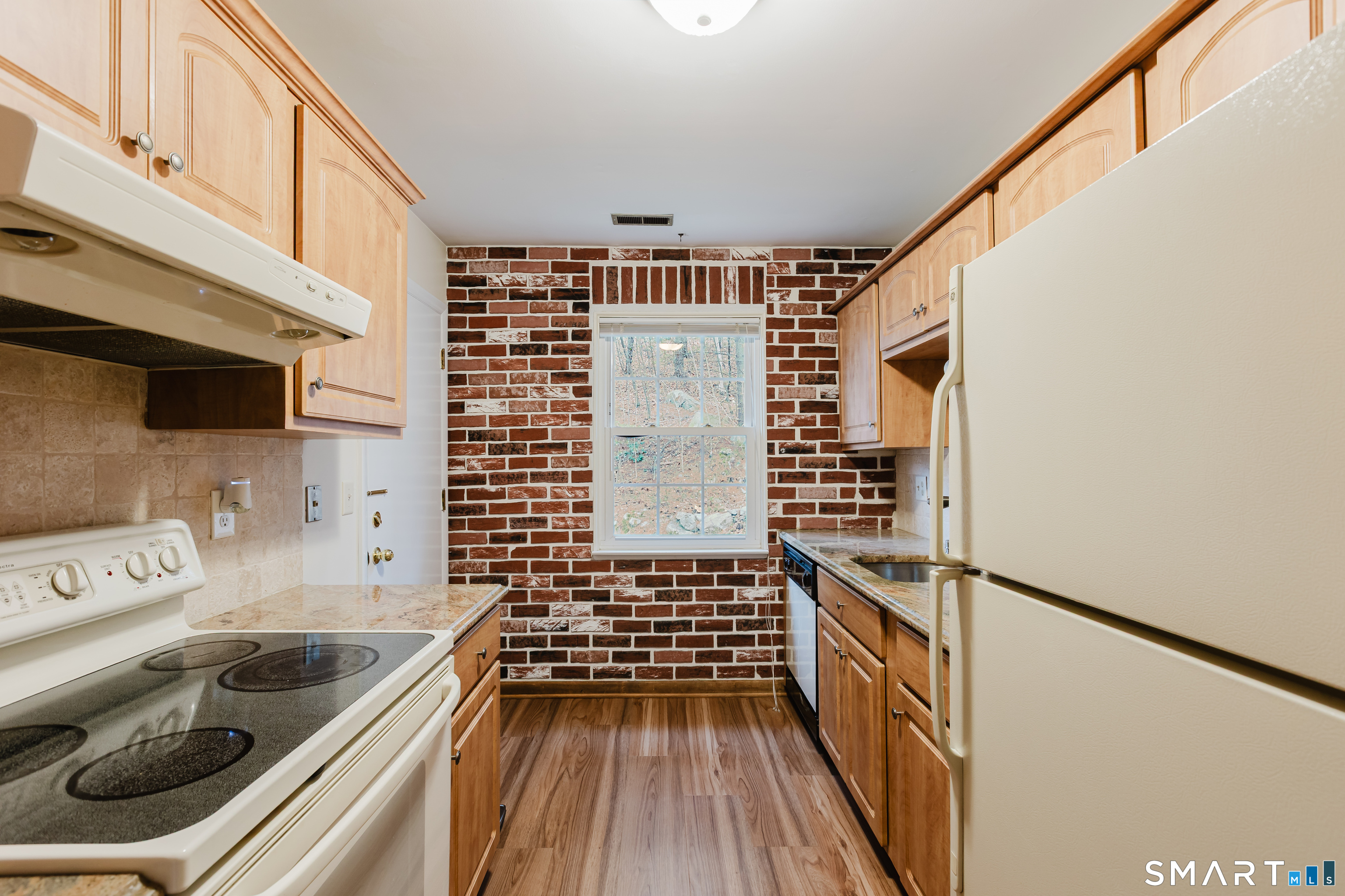 40 Village Walk, Unit 40 Wilton, CT 06897 - Photo 12 of 40 LifeProof flooring