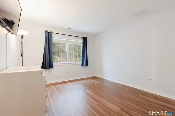 $469,900 | 40 Village Walk, Unit 40, Wilton, CT 06897