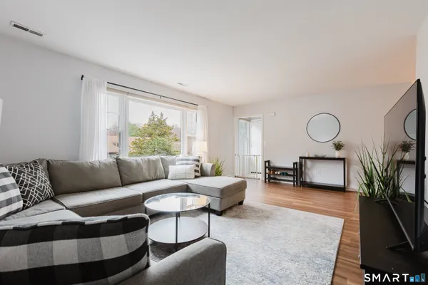 $469,900 | 40 Village Walk, Unit 40, Wilton, CT 06897
