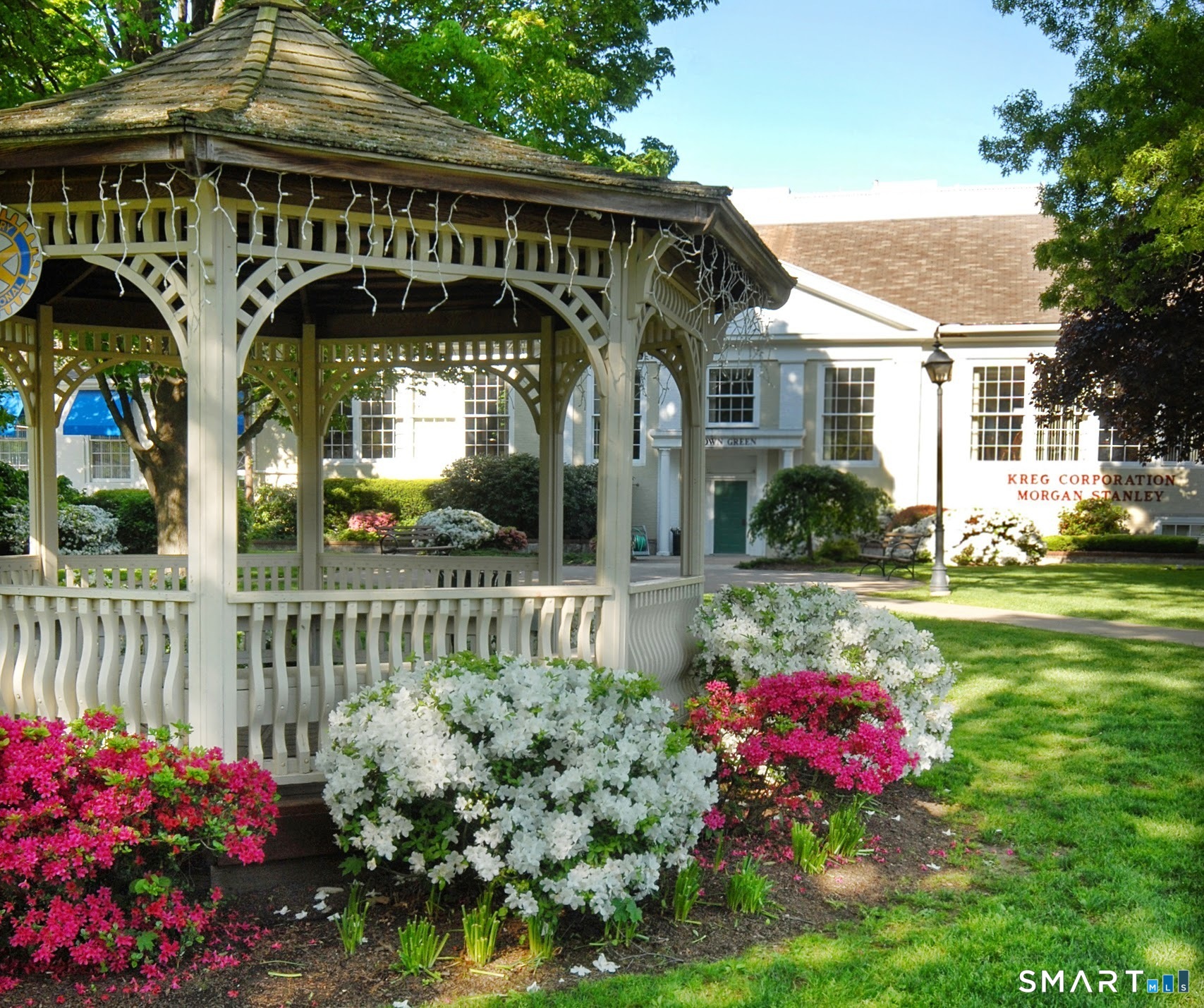 40 Village Walk, Unit 40 Wilton, CT 06897 - Photo 35 of 40 Wilton's town gazebo