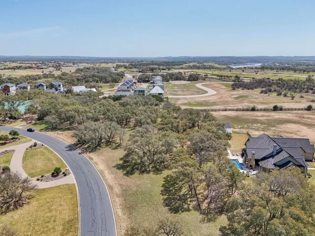 $240,000 | 26101 Masters Parkway, Spicewood, TX 78669