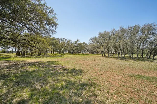 $240,000 | 26101 Masters Parkway, Spicewood, TX 78669