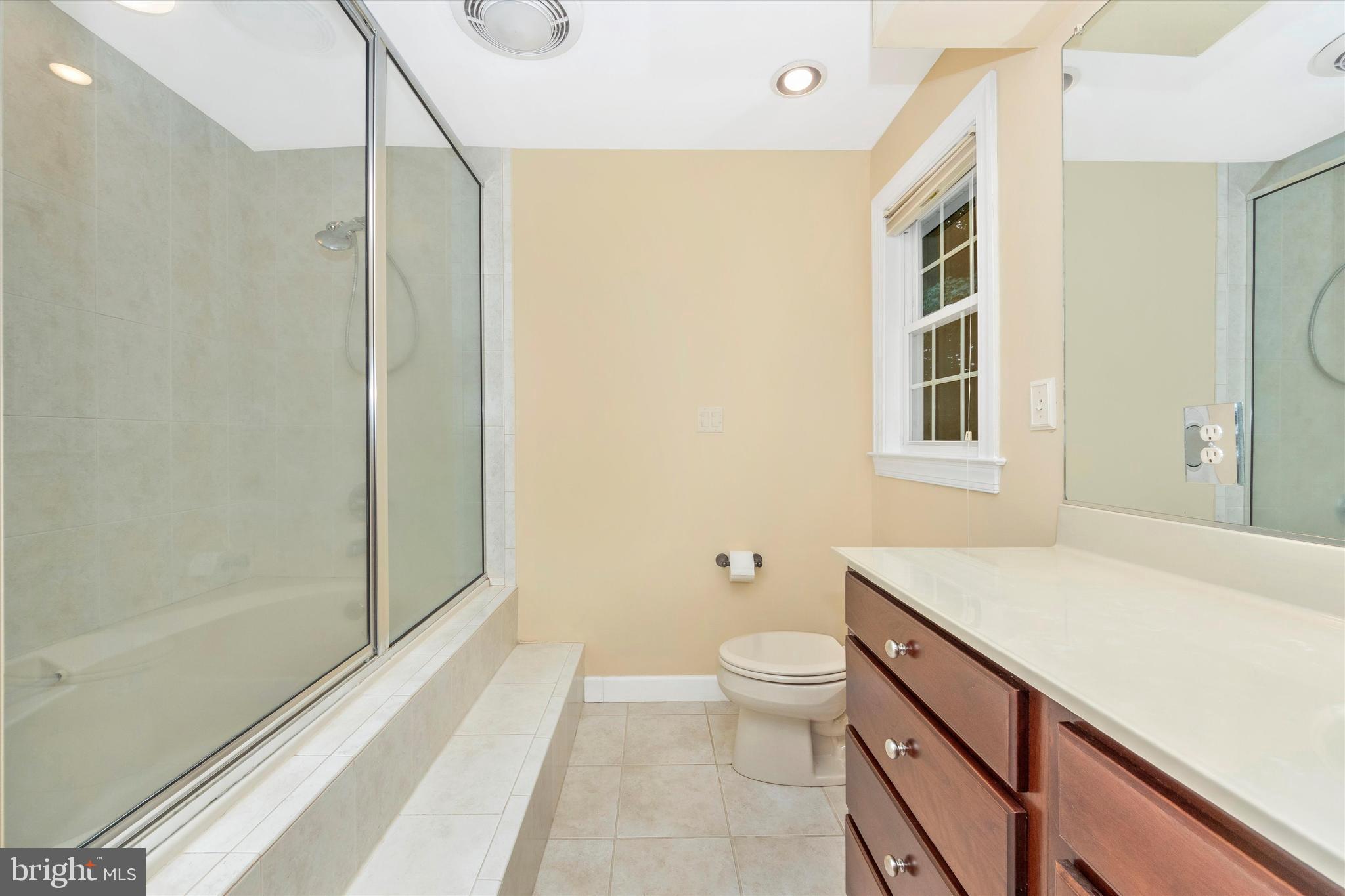 954 Hart Road Crownsville, MD 21032 - Photo 23 of 56 Primary Bathroom