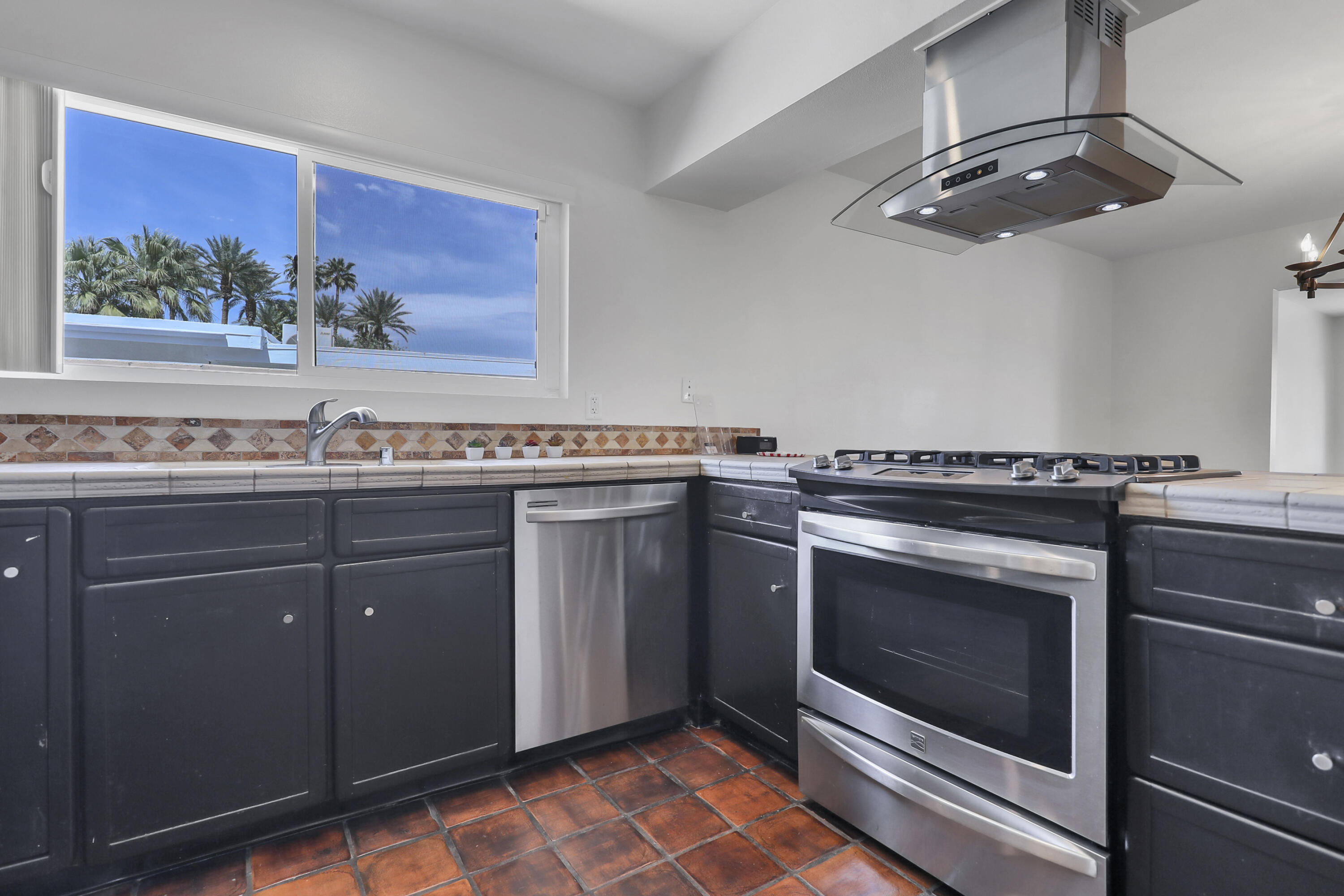 71370 Gardess Road Rancho Mirage, CA 92270 - Photo 15 of 36 kitchen