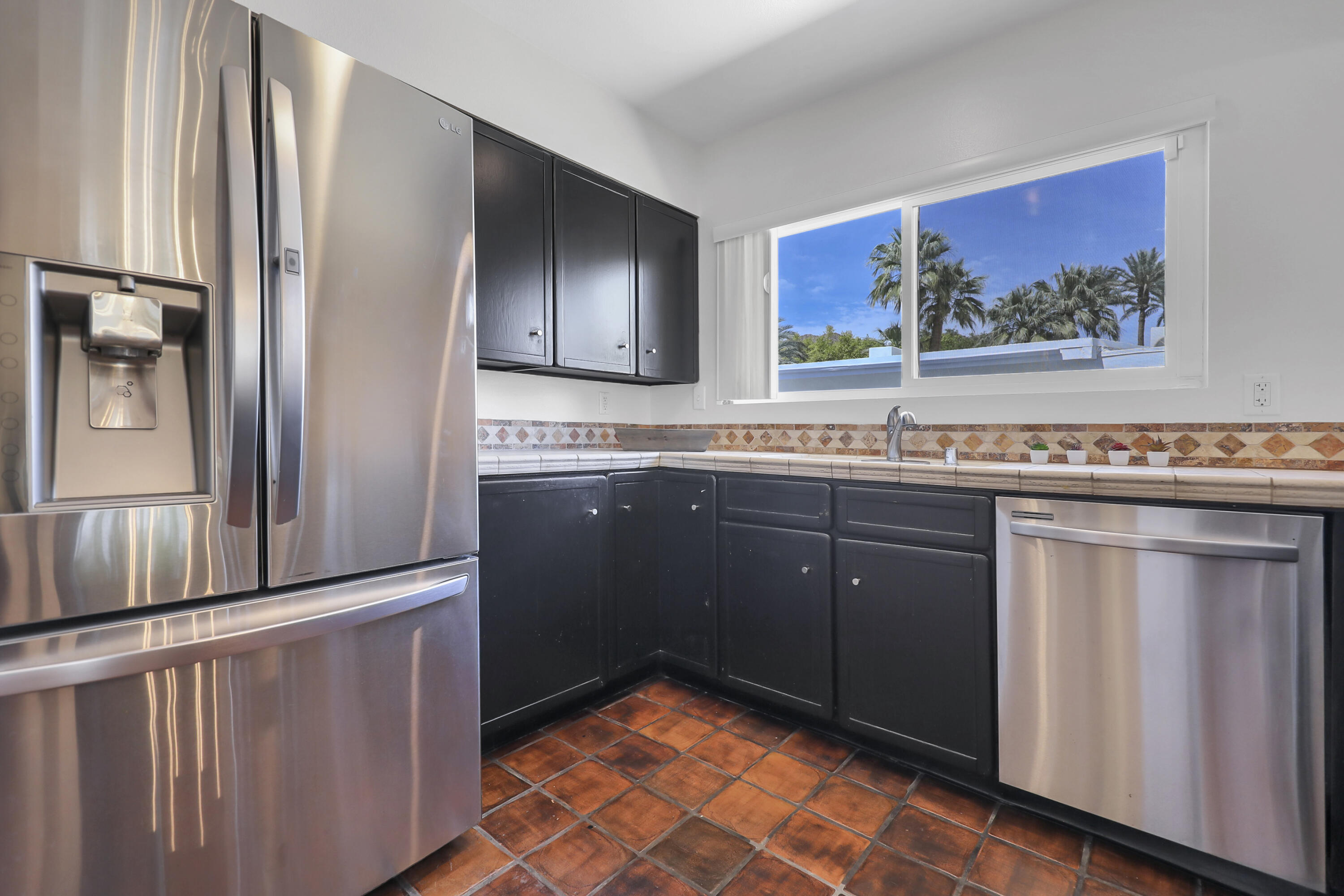 71370 Gardess Road Rancho Mirage, CA 92270 - Photo 16 of 36 kitchen