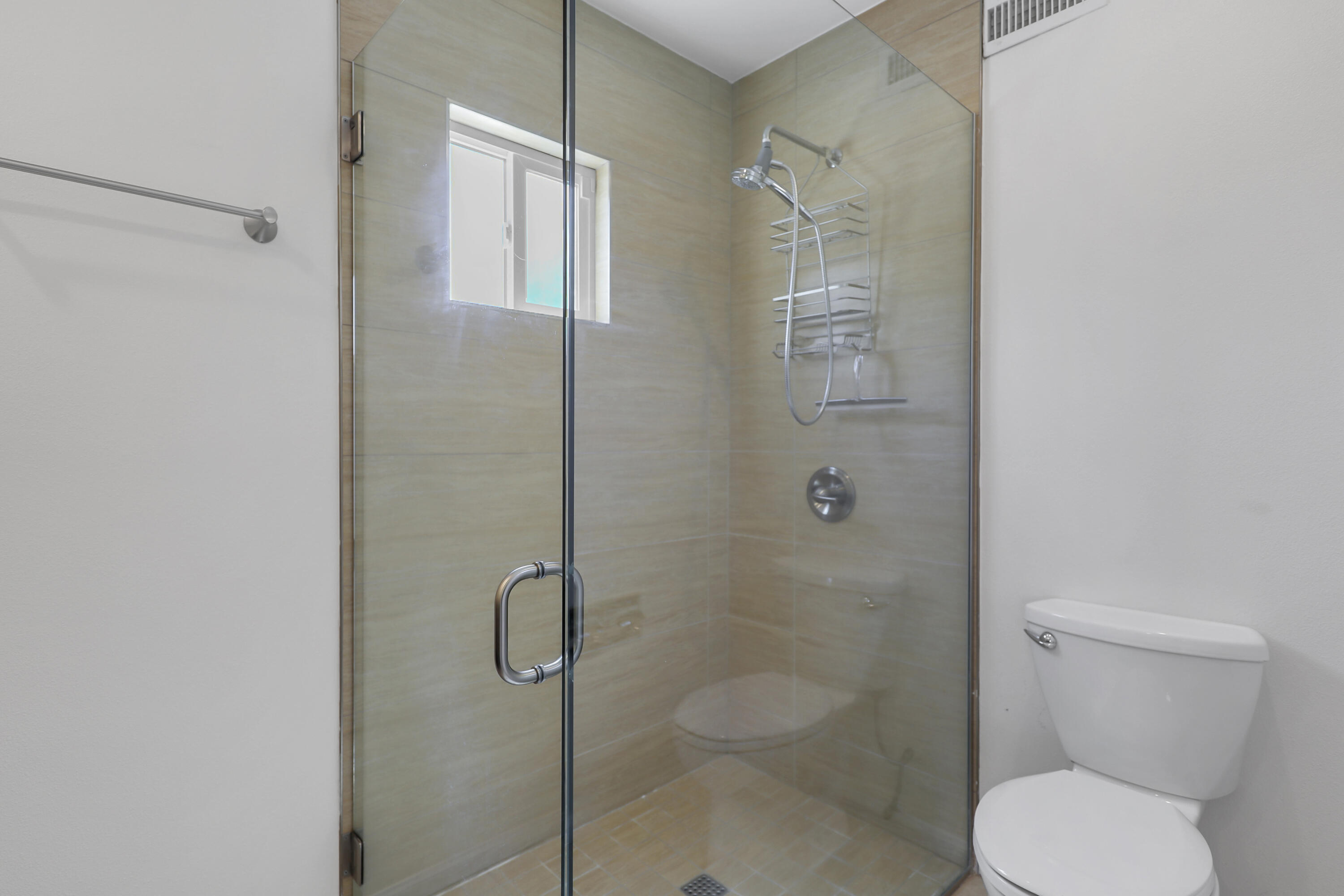 71370 Gardess Road Rancho Mirage, CA 92270 - Photo 22 of 36 shower/primary