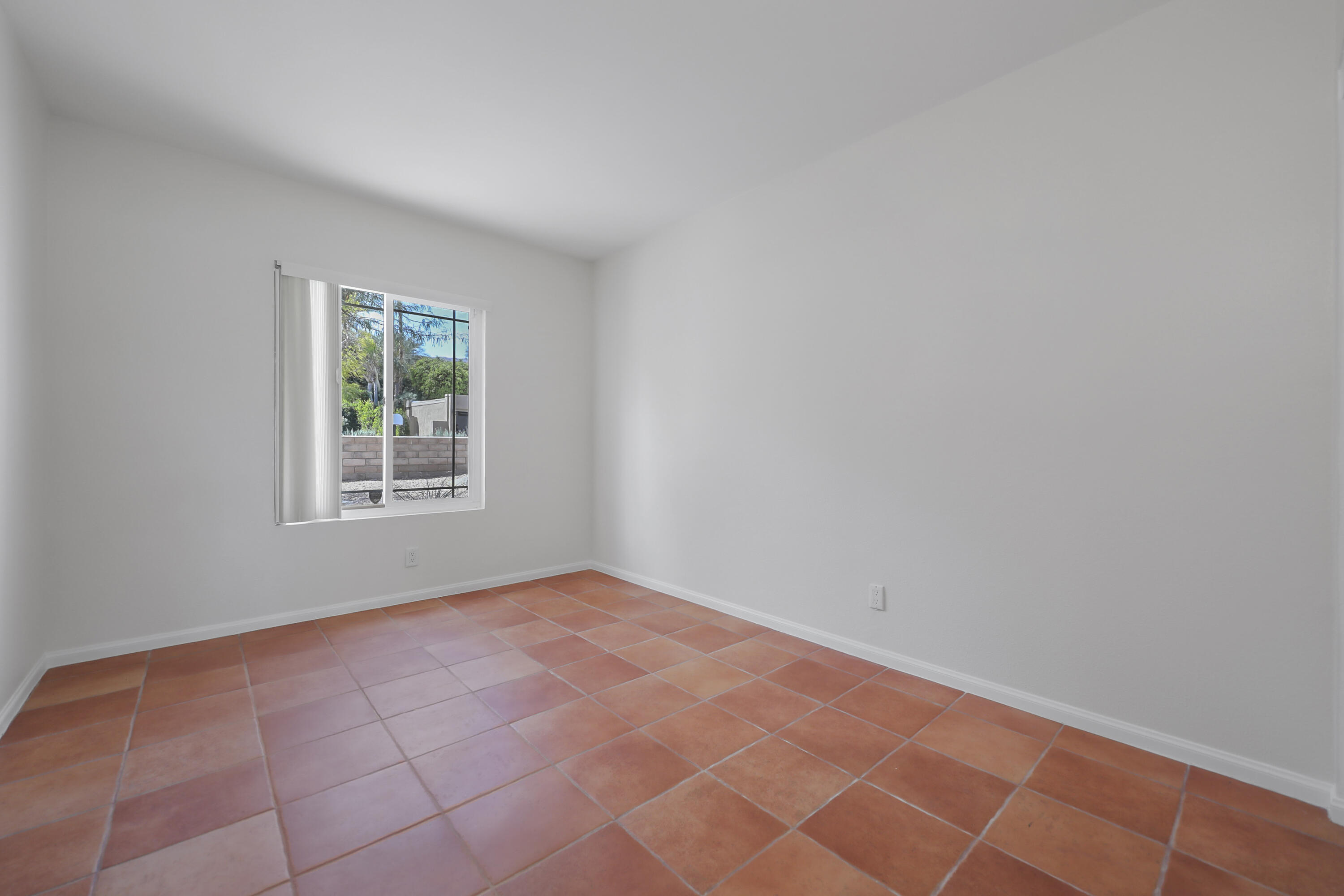 71370 Gardess Road Rancho Mirage, CA 92270 - Photo 23 of 36 guest bedroom
