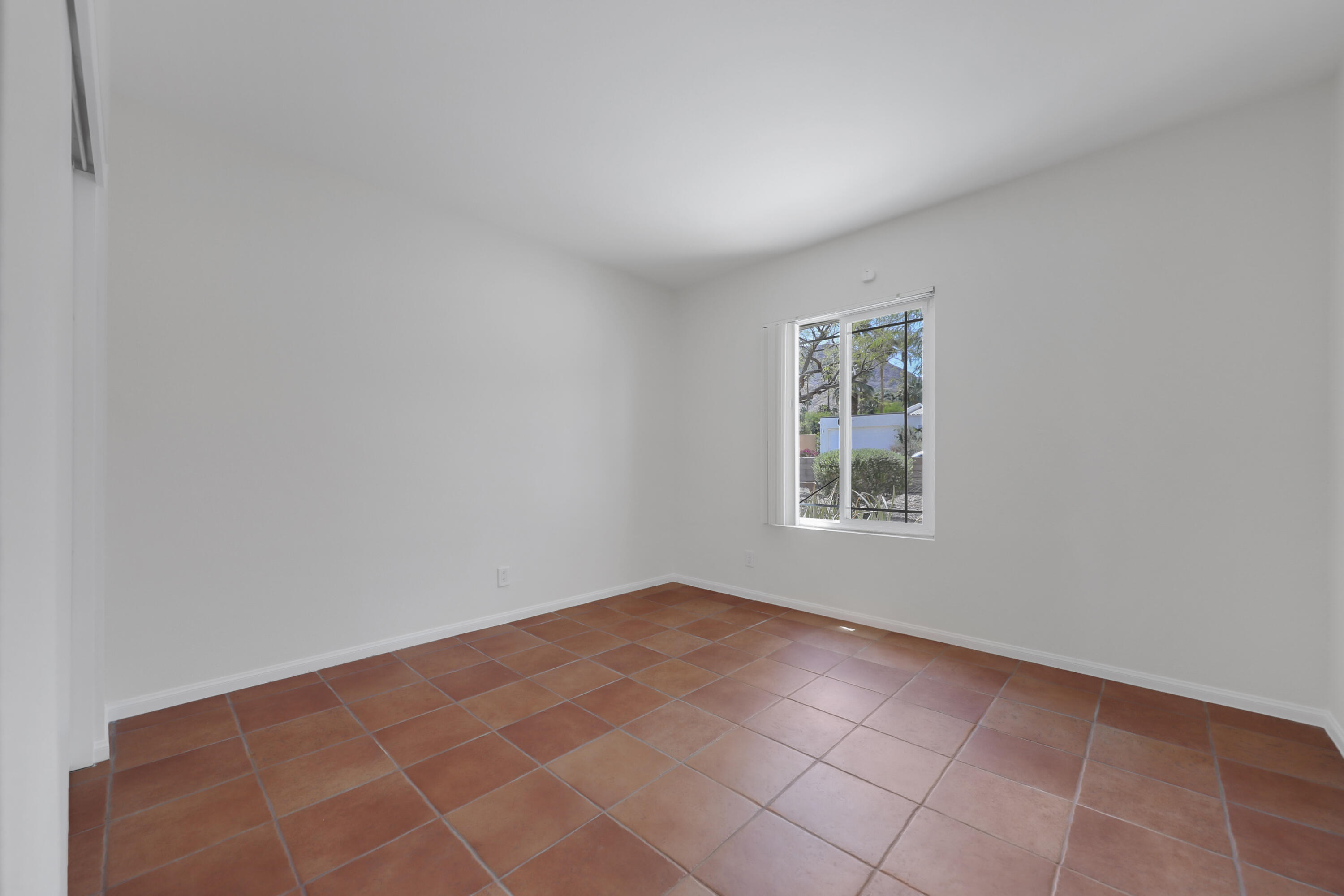71370 Gardess Road Rancho Mirage, CA 92270 - Photo 25 of 36 2nd guest bedroom