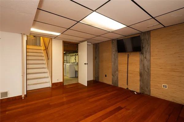 $225,000 | 30 Halmore Drive, Irondequoit, NY 14609