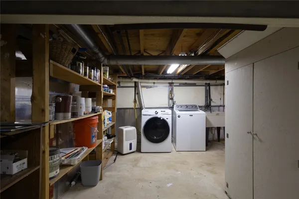 $225,000 | 30 Halmore Drive, Irondequoit, NY 14609