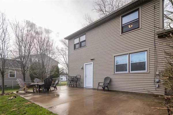 $225,000 | 30 Halmore Drive, Irondequoit, NY 14609
