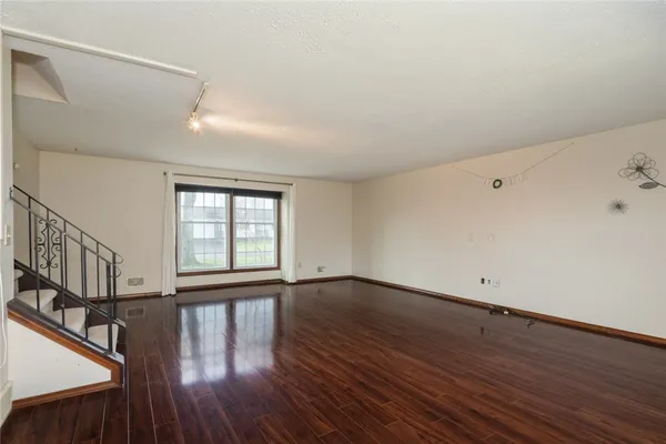 $225,000 | 30 Halmore Drive, Irondequoit, NY 14609