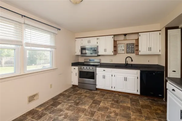 $225,000 | 30 Halmore Drive, Irondequoit, NY 14609