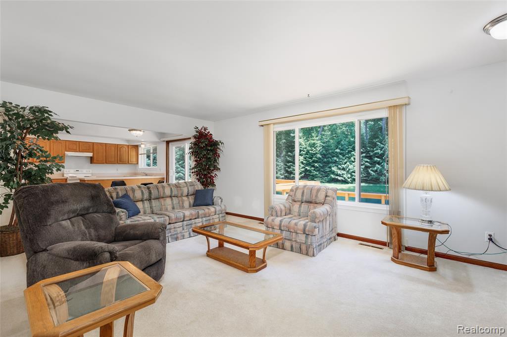 10100 Bridge Lake Road Clarkston, MI 48348 - Photo 5 of 39