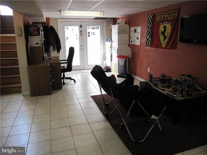 12208 Barbary Road Philadelphia, PA 19154 - Photo 11 of 17