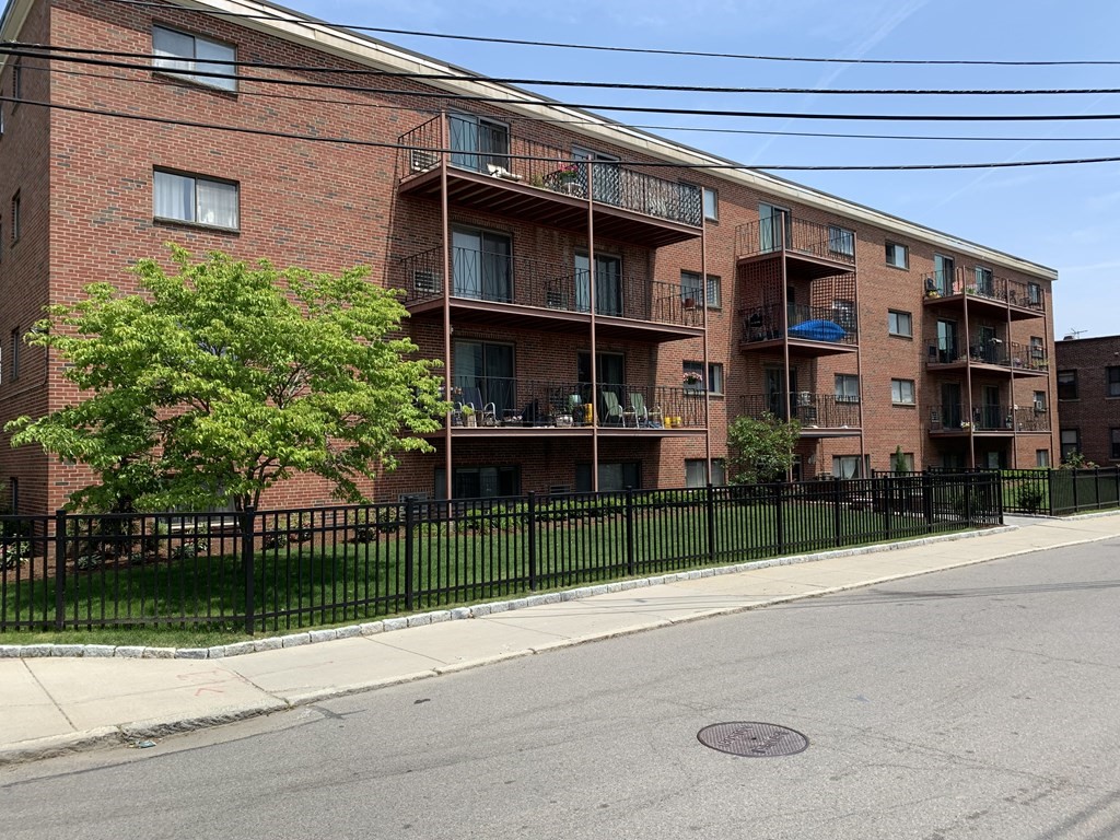 26 Waverly Street, Unit 202 Boston, MA 02135 - Photo 1 of 19