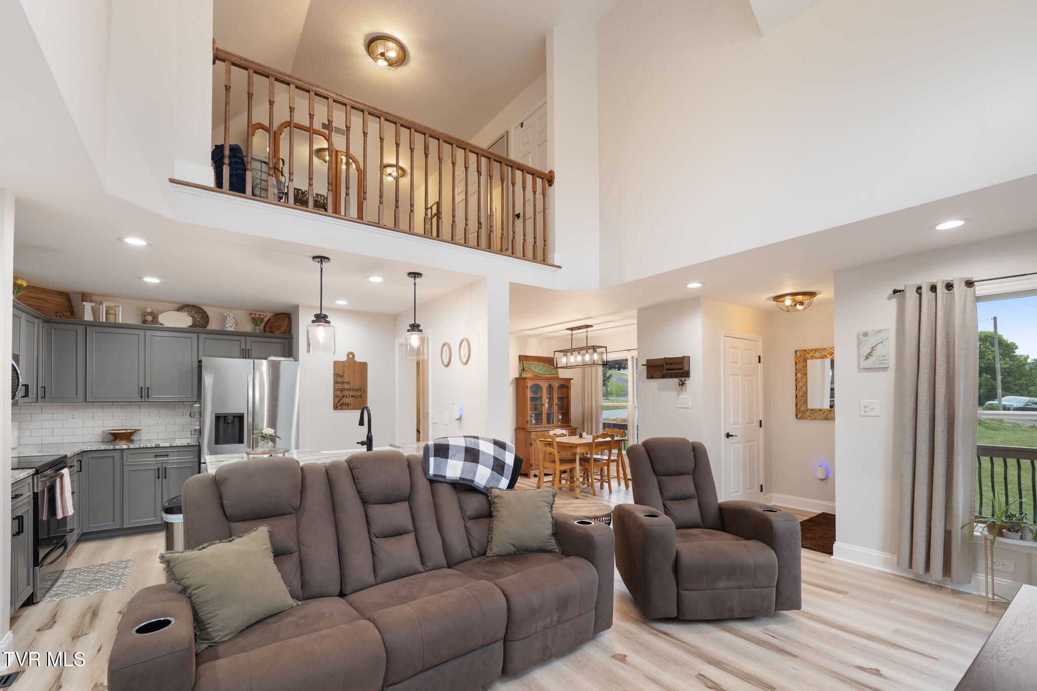 38-web-or-mls-24290-flax-rd