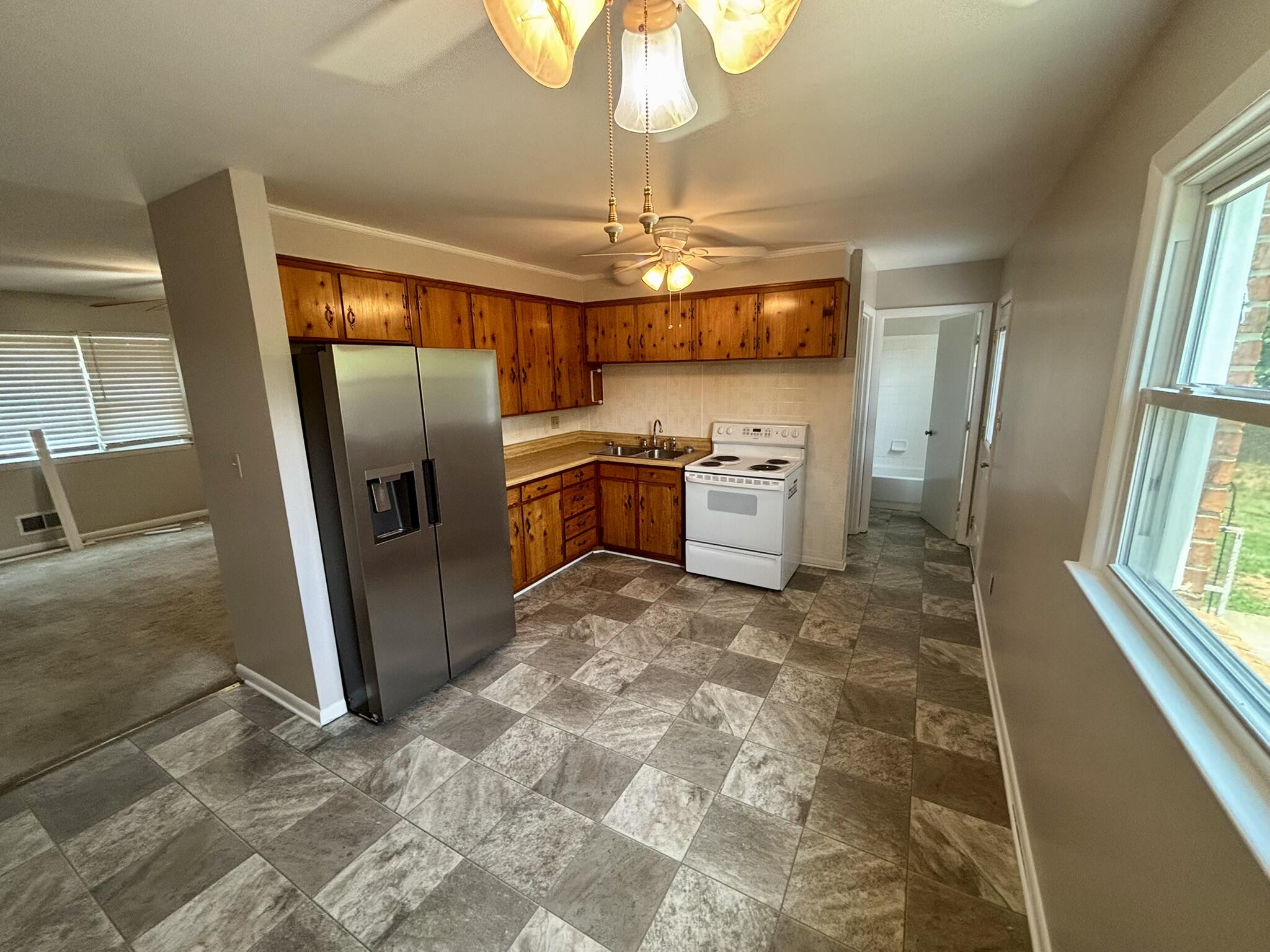 151 Return Road Roanoke, VA 24019 - Photo 2 of 17 IMG_3500