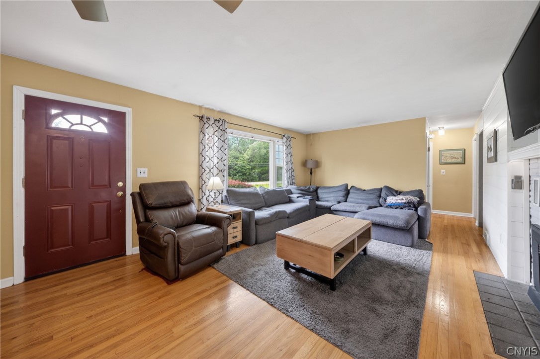 7151 Collamer Road East Syracuse, NY 13057 - Photo 6 of 29