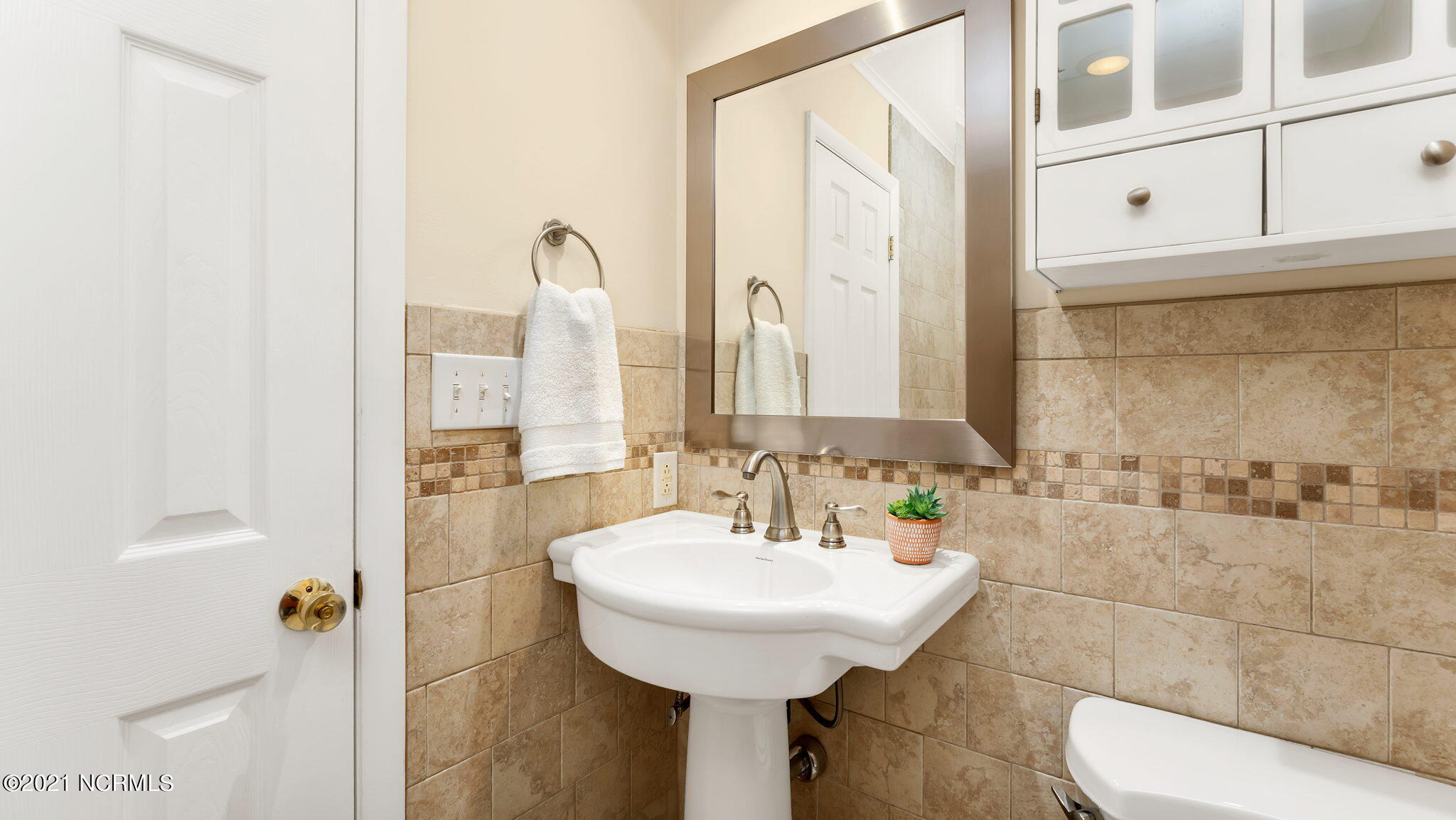 160 Boiling Spring Circle Southern Pines, NC 28387 - Photo 26 of 33 Guest bath