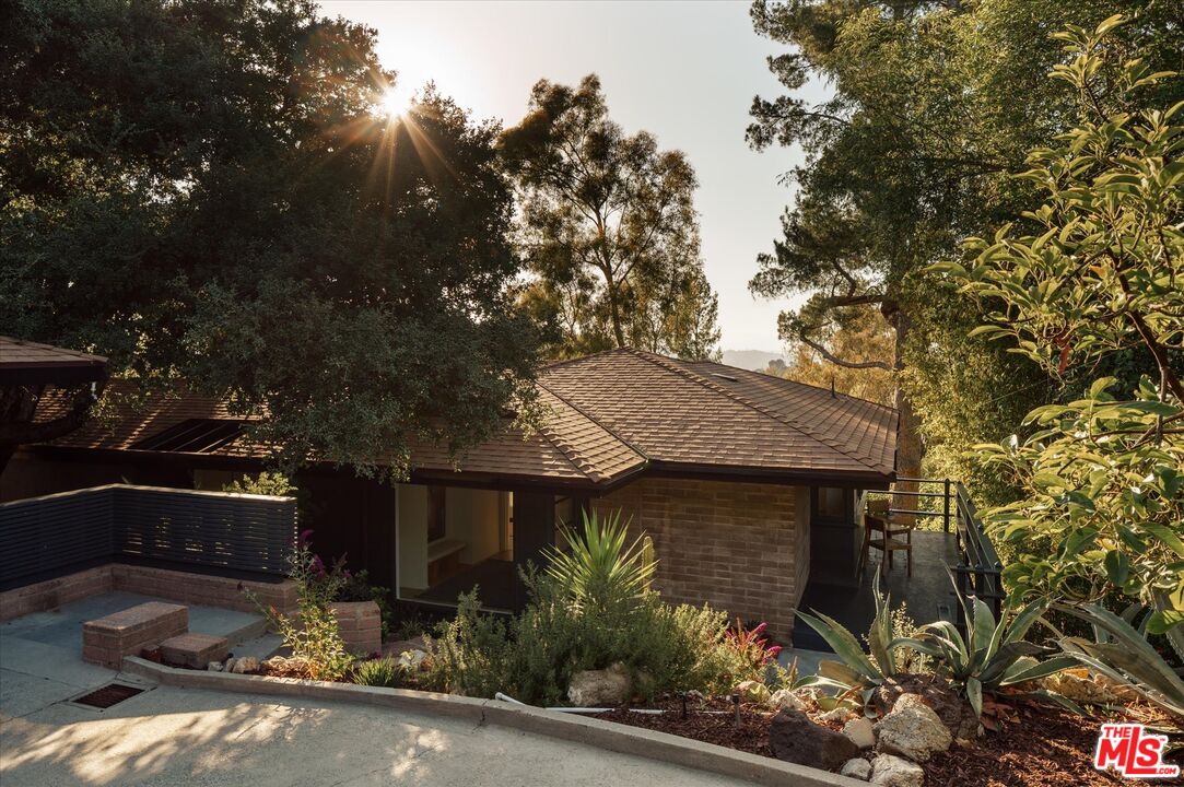3966 San Rafael Avenue Los Angeles, CA 90065 - Photo 2 of 43