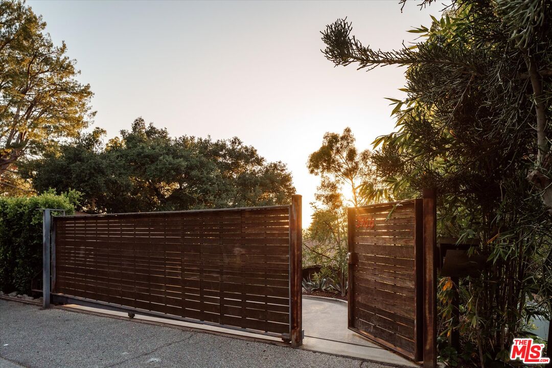 3966 San Rafael Avenue Los Angeles, CA 90065 - Photo 39 of 43