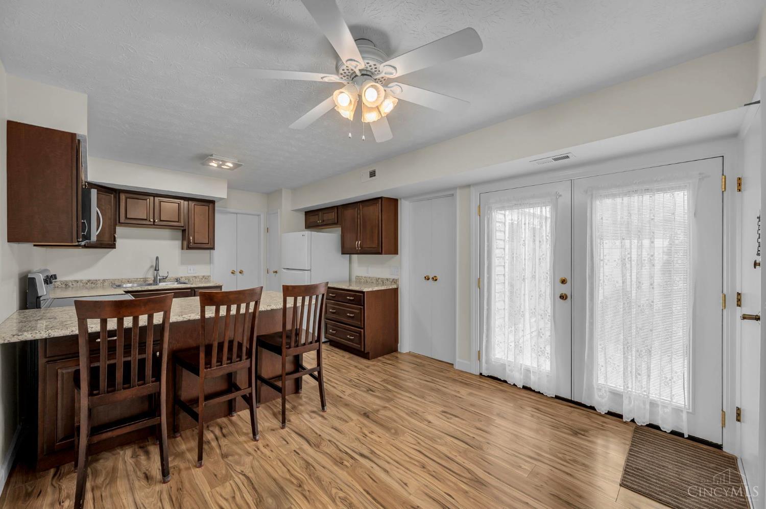 11 Arbor Court Springdale, OH 45246 - Photo 10 of 32