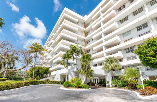 $1,199,000 | 155 Ocean Ln Drive, Unit 1113, Key Biscayne, FL 33149
