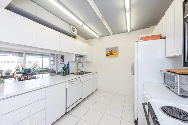 $1,199,000 | 155 Ocean Ln Drive, Unit 1113, Key Biscayne, FL 33149