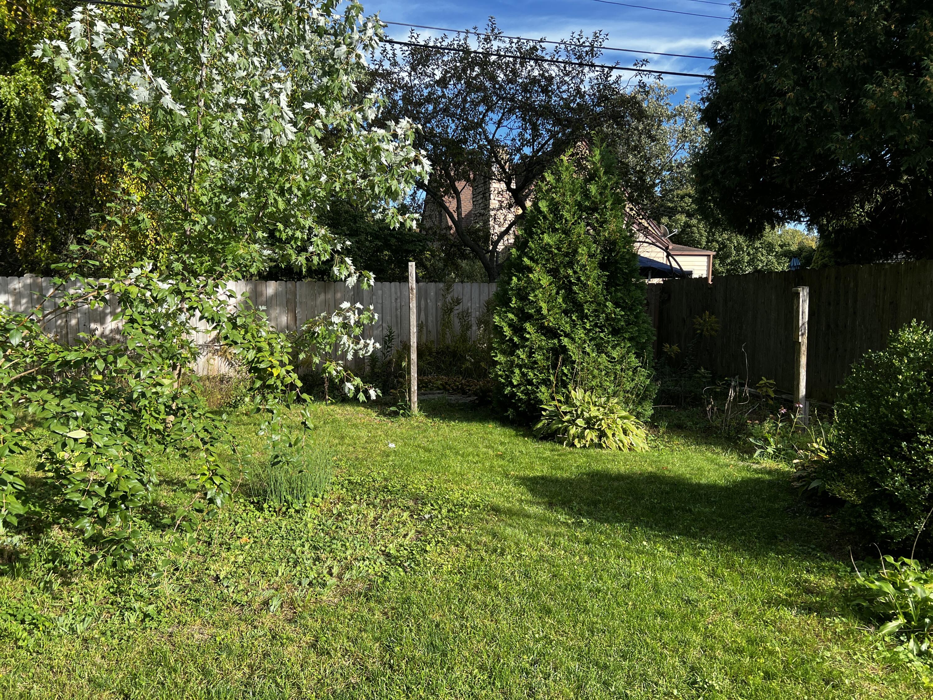 3417 North Main Street Racine, WI 53402 - Photo 28 of 30 Fenced Yard