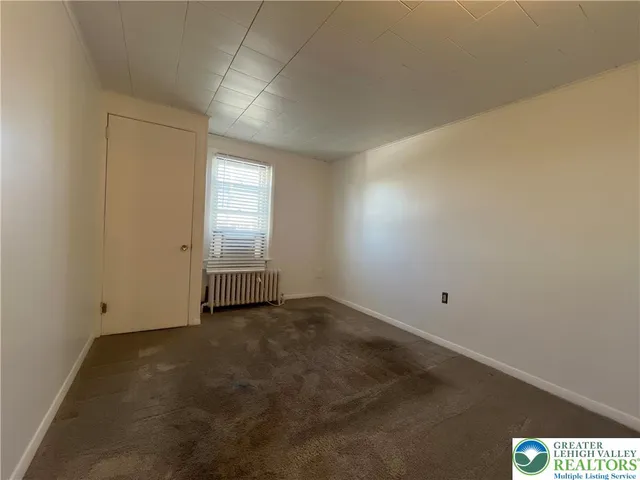 a view of a utility room