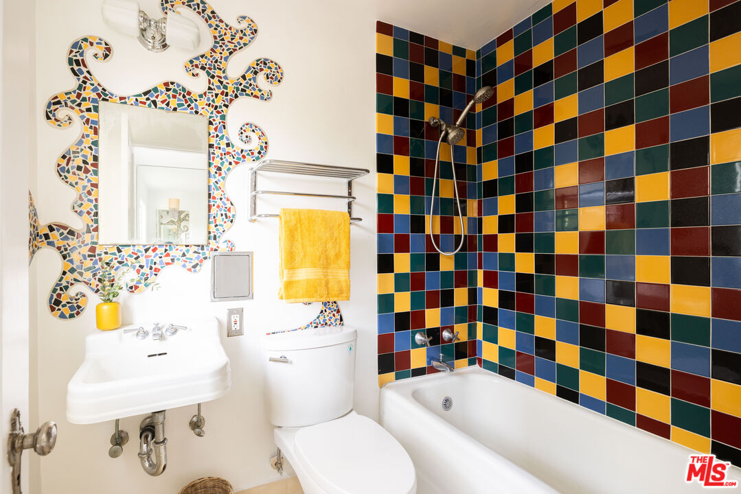 2510 Park Oak Drive Los Angeles, CA 90068 - Photo 28 of 38 a bathroom with a sink toilet and shower