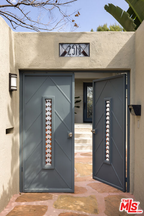 2510 Park Oak Drive Los Angeles, CA 90068 - Photo 31 of 38 a view of entryway front of a building