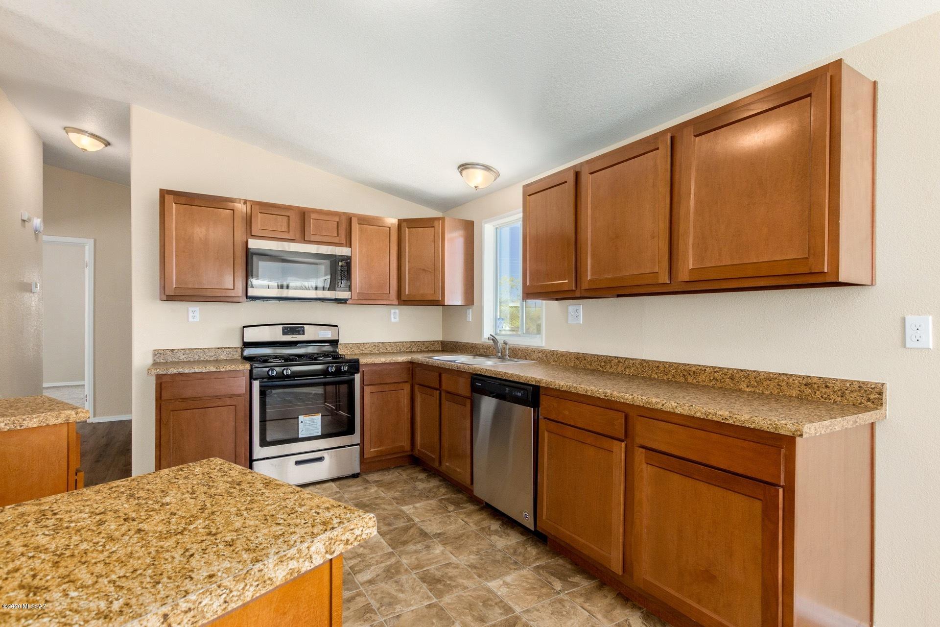 6096 North Van Ark Road Tucson, AZ 85743 - Photo 5 of 11 Gallery Image 5