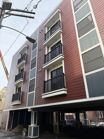 $2,000 | 208 Cherry Street, Unit 7, Chelsea, MA 02150