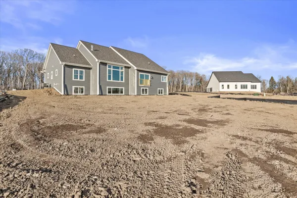 $799,900 | N66-w20955 Sweet Clover Drive, Menomonee Falls, WI 53051
