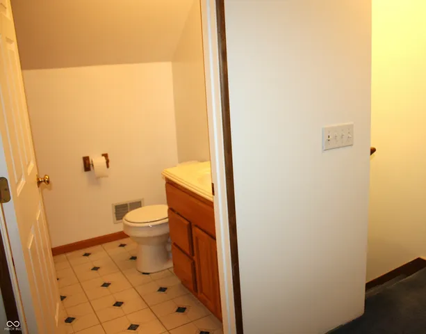 $346,000 | 6052 North Deckshire Lane, Shirley, IN 47384