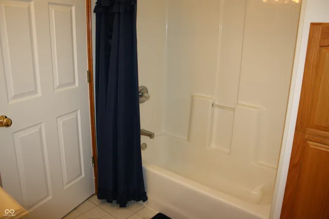 $346,000 | 6052 North Deckshire Lane, Shirley, IN 47384