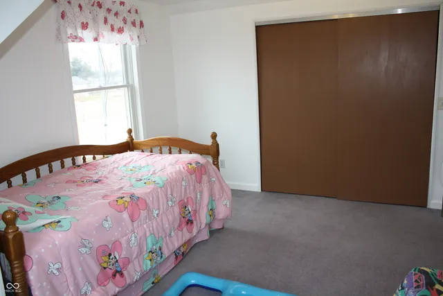 $346,000 | 6052 North Deckshire Lane, Shirley, IN 47384