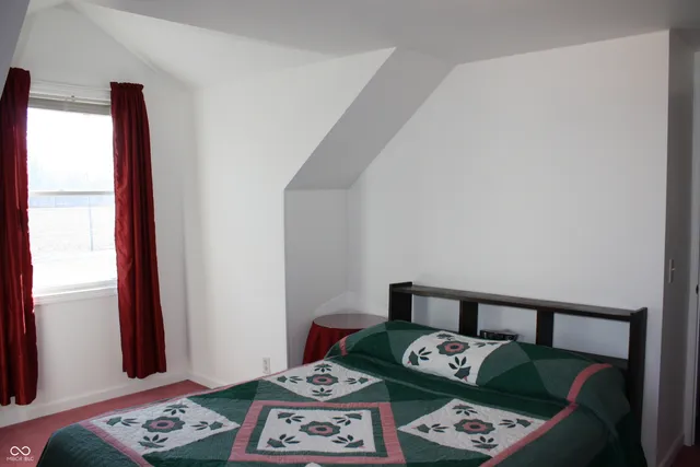 $346,000 | 6052 North Deckshire Lane, Shirley, IN 47384