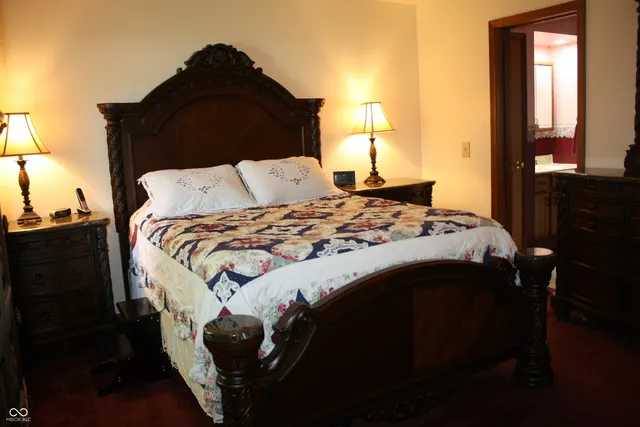 $346,000 | 6052 North Deckshire Lane, Shirley, IN 47384