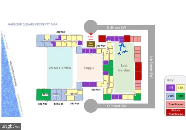 a close up view of washer and dryer