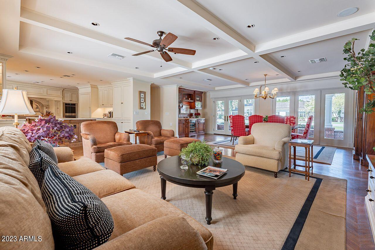 319 West Lawrence Road Phoenix, AZ 85013 - Photo 14 of 36 Lawrence-13