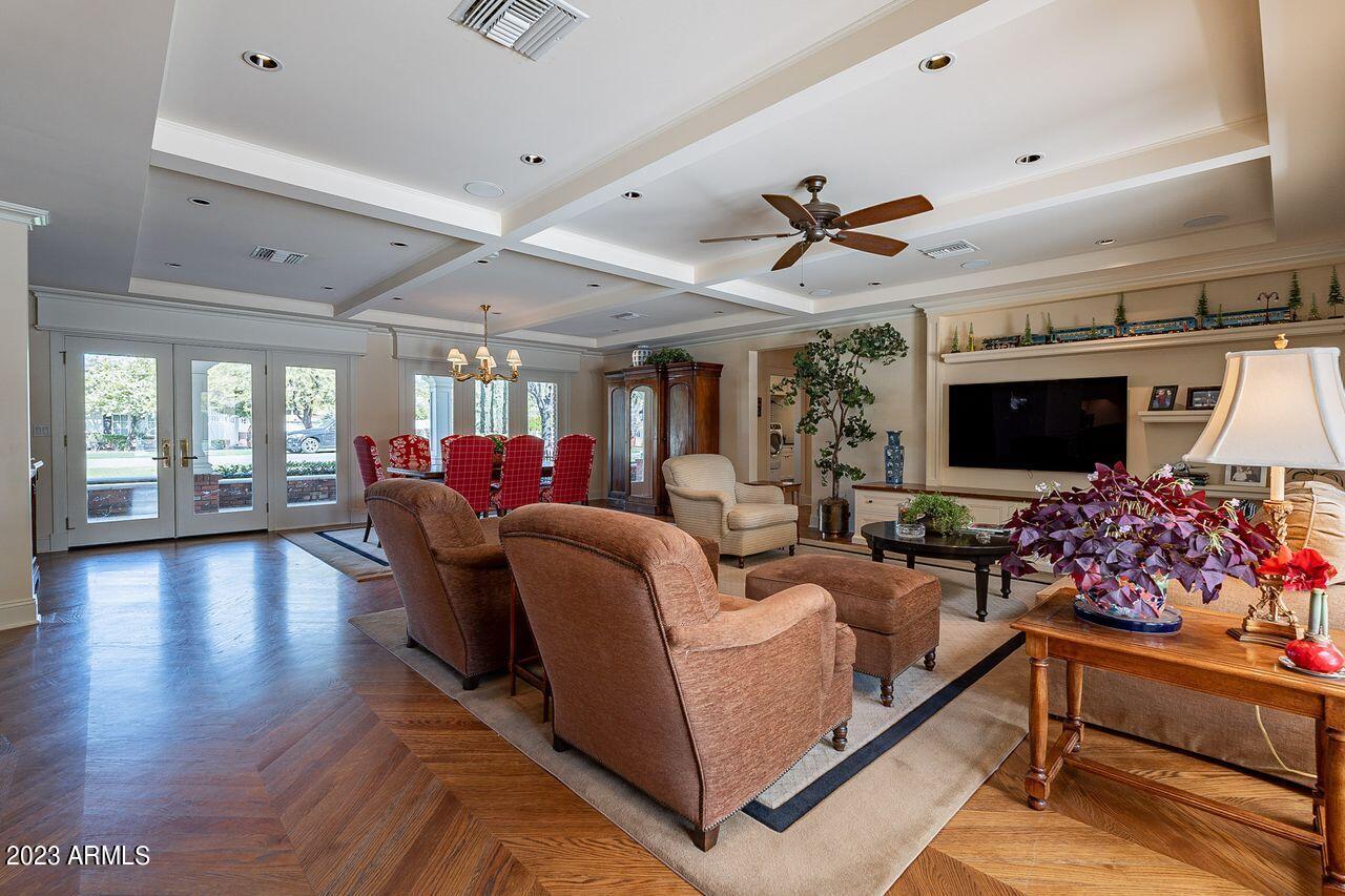 319 West Lawrence Road Phoenix, AZ 85013 - Photo 15 of 36 Lawrence-14