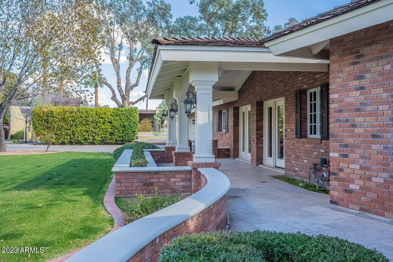 319 West Lawrence Road Phoenix, AZ 85013 - Photo 3 of 36 Lawrence-5