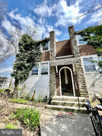 a view of a yard with an outdoor space