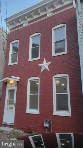 $1,400 | 329 Bedford Street, Cumberland, MD 21502