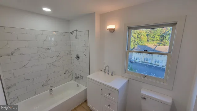 $1,400 | 329 Bedford Street, Cumberland, MD 21502